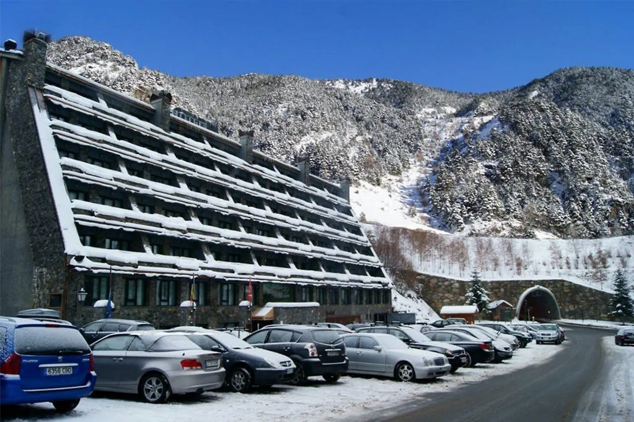 Yomo Patagonia Otel Arinsal 4*,